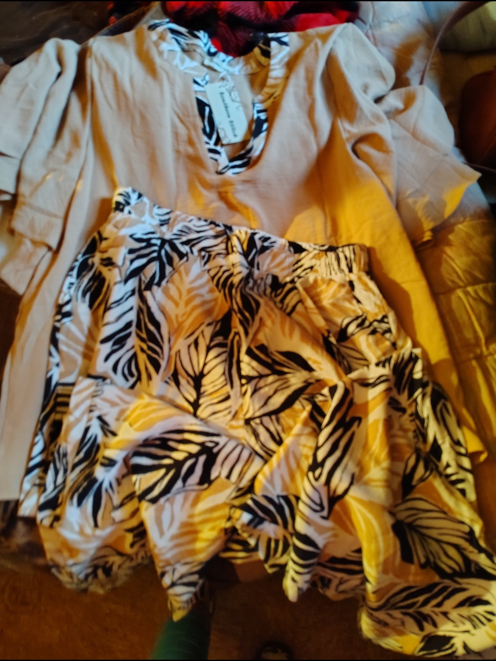 Beige V-Neck Top with Leaf Print Skirt